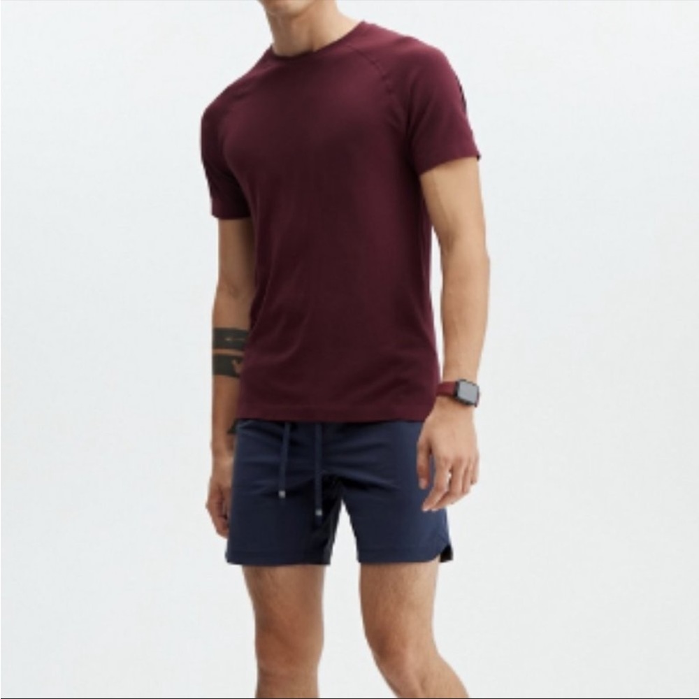 NWT Men's Fabletics Training Day Tee Red Size Large Merlot Short Sleeve